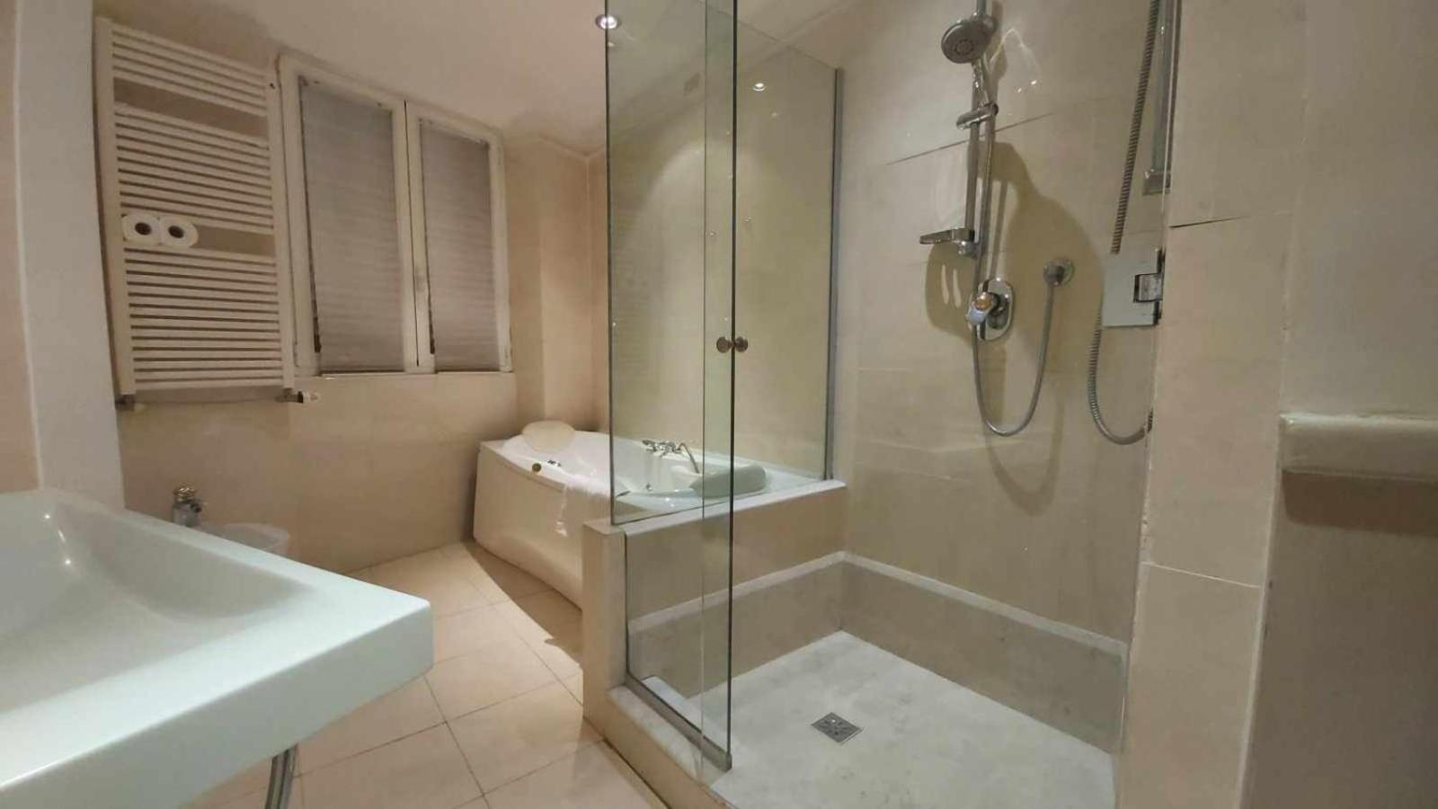 Tornabuoni La Petite 4* Florenz